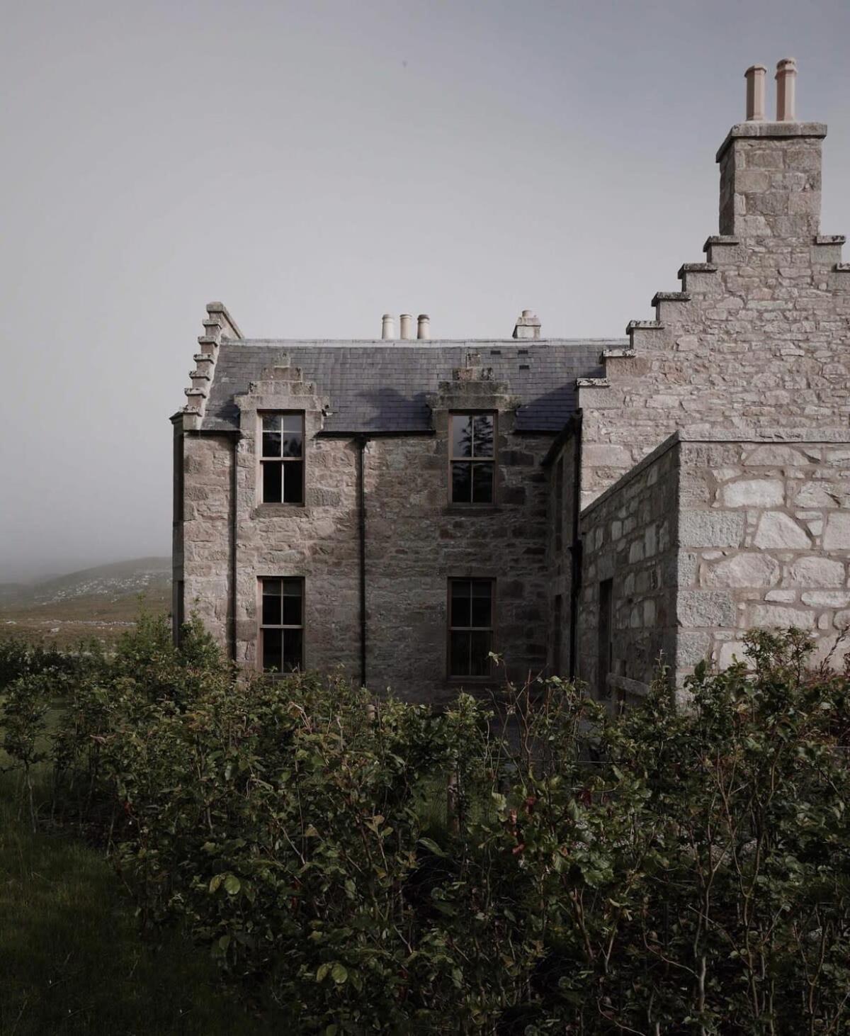 Huswell - Gairnshiel Lodge - Unique & Exclusive Lodge Next To The Castle Ballater Exteriör bild